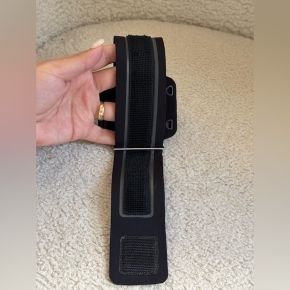 Belkin Black Armband for iPod Nano - Picture 4 of 6